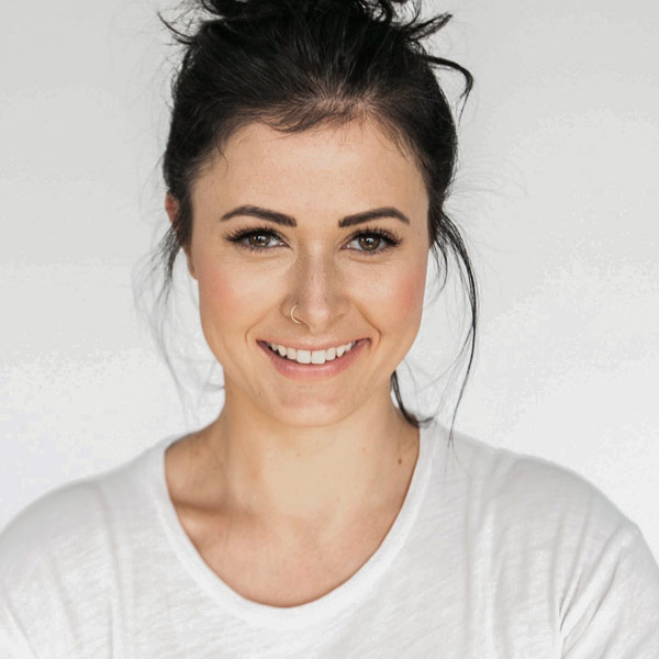 profile-photo-id-woman-plain-dark-1__opdb-op5d28e64eebdc92-10489386