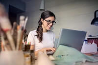 sarah-laptop-1__opdb-op5d9d9b1ddab004-42827279